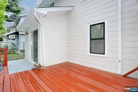 131 Highwood Avenue Leonia NJ 07605