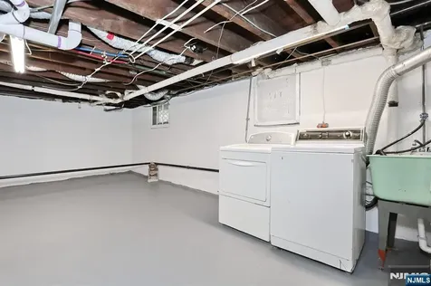 131 Highwood Avenue Leonia NJ 07605