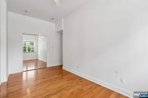 1 Grant Street Montclair NJ 07042