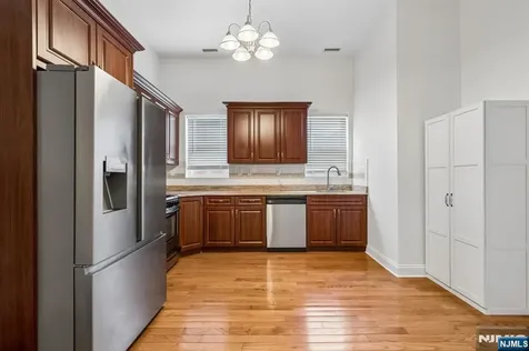 1 Grant Street Montclair NJ 07042