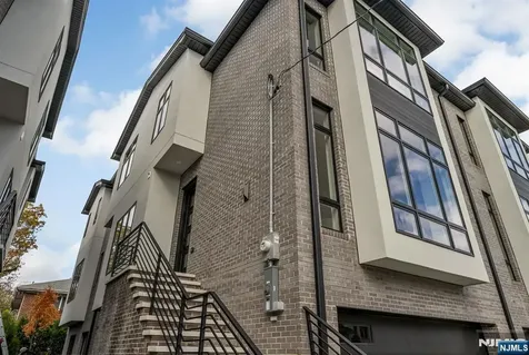 2447 Camner Street Fort Lee NJ 07024