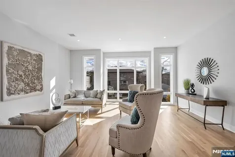 2447 Camner Street Fort Lee NJ 07024