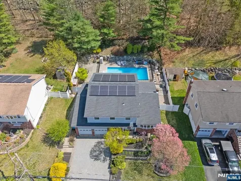 52 Molinari Drive Wanaque NJ 07465