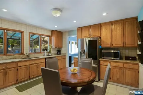 52 Molinari Drive Wanaque NJ 07465