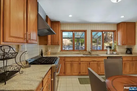 52 Molinari Drive Wanaque NJ 07465
