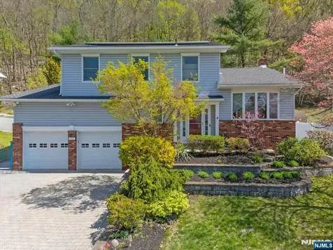 52 Molinari Drive Wanaque NJ 07465