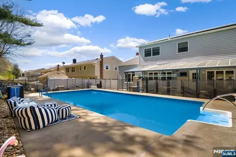 52 Molinari Drive Wanaque NJ 07465