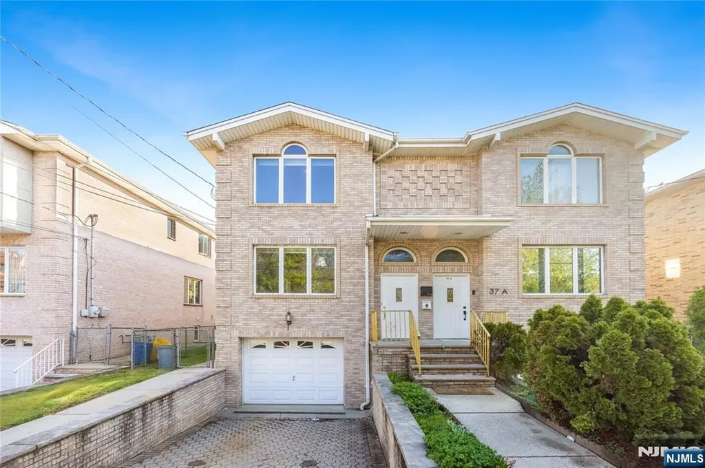 37 Palisades Boulevard Palisades Park NJ 07650