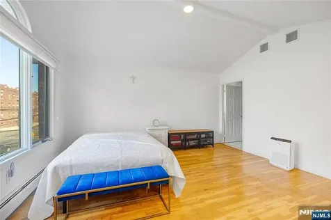 37 Palisades Boulevard Palisades Park NJ 07650
