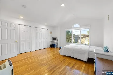 37 Palisades Boulevard Palisades Park NJ 07650