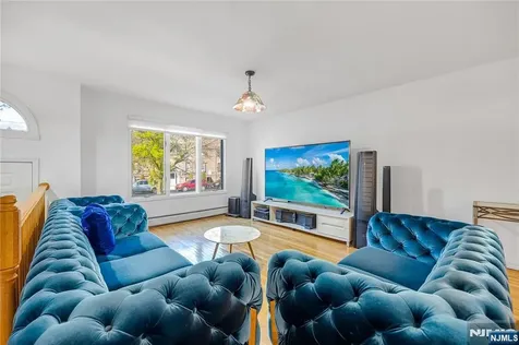 37 Palisades Boulevard Palisades Park NJ 07650