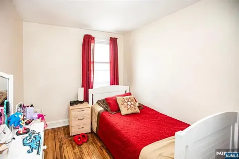 1161 Anna Street Teaneck NJ 07666