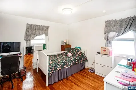 1161 Anna Street Teaneck NJ 07666