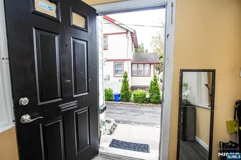 1161 Anna Street Teaneck NJ 07666