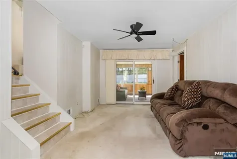 15 Pinho Avenue Carteret NJ 07008