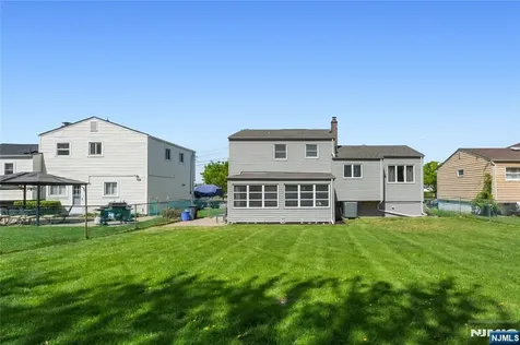 15 Pinho Avenue Carteret NJ 07008
