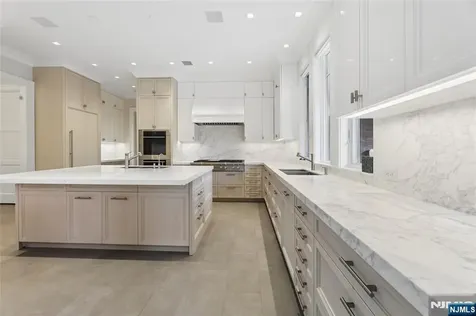 351 Lewelen Circle Englewood NJ 07631