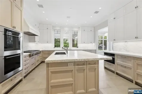 351 Lewelen Circle Englewood NJ 07631