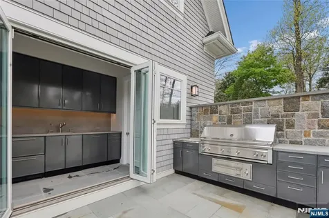 351 Lewelen Circle Englewood NJ 07631