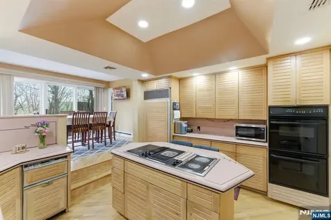 36 Fox Ledge Road Kinnelon Borough NJ 07405
