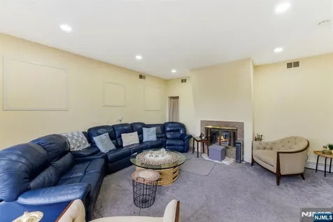 36 Fox Ledge Road Kinnelon Borough NJ 07405