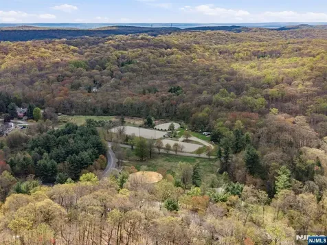 36 Fox Ledge Road Kinnelon Borough NJ 07405