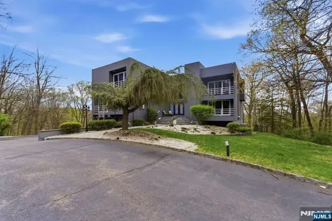 36 Fox Ledge Road Kinnelon Borough NJ 07405