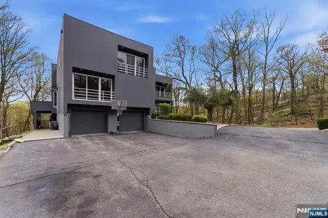 36 Fox Ledge Road Kinnelon Borough NJ 07405