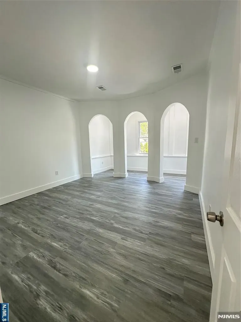176 Lake Avenue Clifton NJ 07011