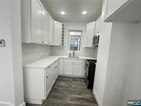 176 Lake Avenue Clifton NJ 07011