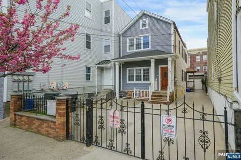 172 Chestnut Street Newark NJ 07105