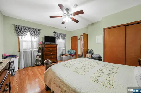 172 Chestnut Street Newark NJ 07105