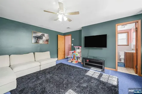 172 Chestnut Street Newark NJ 07105