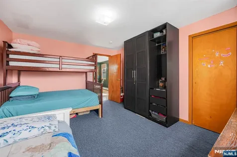 172 Chestnut Street Newark NJ 07105