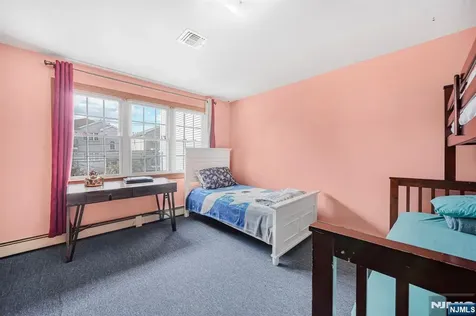 172 Chestnut Street Newark NJ 07105