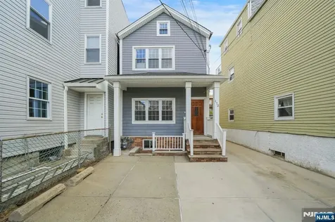172 Chestnut Street Newark NJ 07105