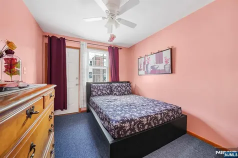 172 Chestnut Street Newark NJ 07105