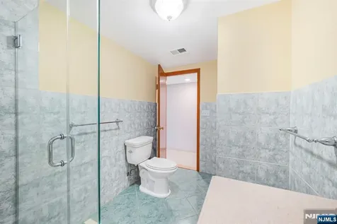 172 Chestnut Street Newark NJ 07105