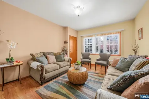 172 Chestnut Street Newark NJ 07105
