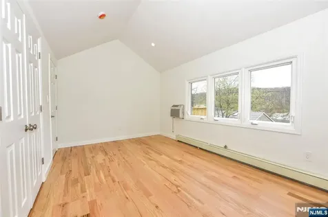 56 E Lake Shore Road Hardyston NJ 07460