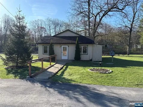 56 E Lake Shore Road Hardyston NJ 07460