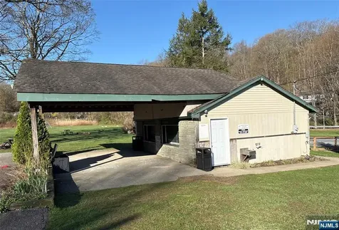 56 E Lake Shore Road Hardyston NJ 07460