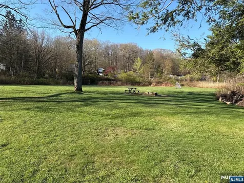 56 E Lake Shore Road Hardyston NJ 07460