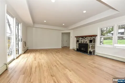 56 E Lake Shore Road Hardyston NJ 07460