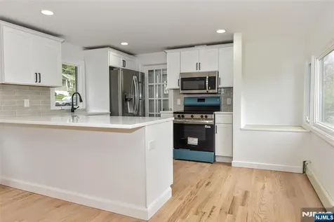 56 E Lake Shore Road Hardyston NJ 07460