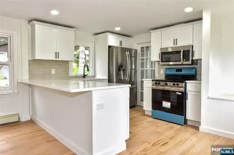 56 E Lake Shore Road Hardyston NJ 07460