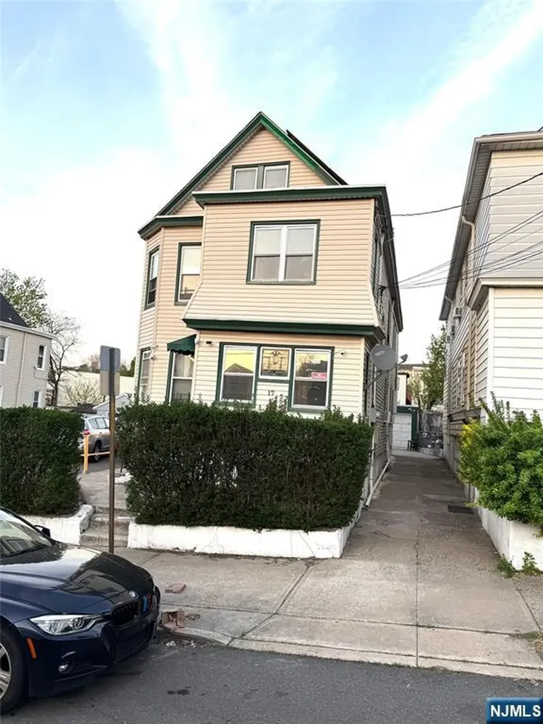 17 Quinn Street Paterson NJ 07501