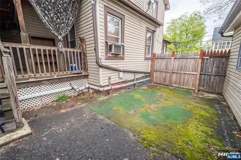25-27 Goodwin Avenue Newark NJ 07112