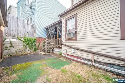 25-27 Goodwin Avenue Newark NJ 07112