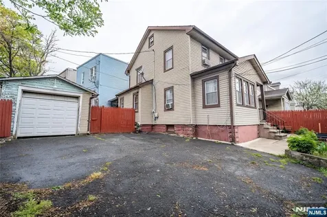 25-27 Goodwin Avenue Newark NJ 07112